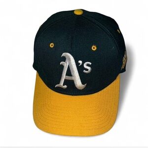 Vintage Oakland Athletics Embroidered Patent Pending Wool Blend Starfit Hat Sz 2